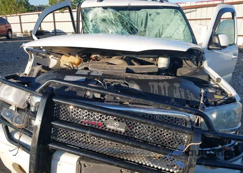 2004 GMC Yukon Denali z USA, uszkodzony, nr VIN 1GKEK63U44J280415